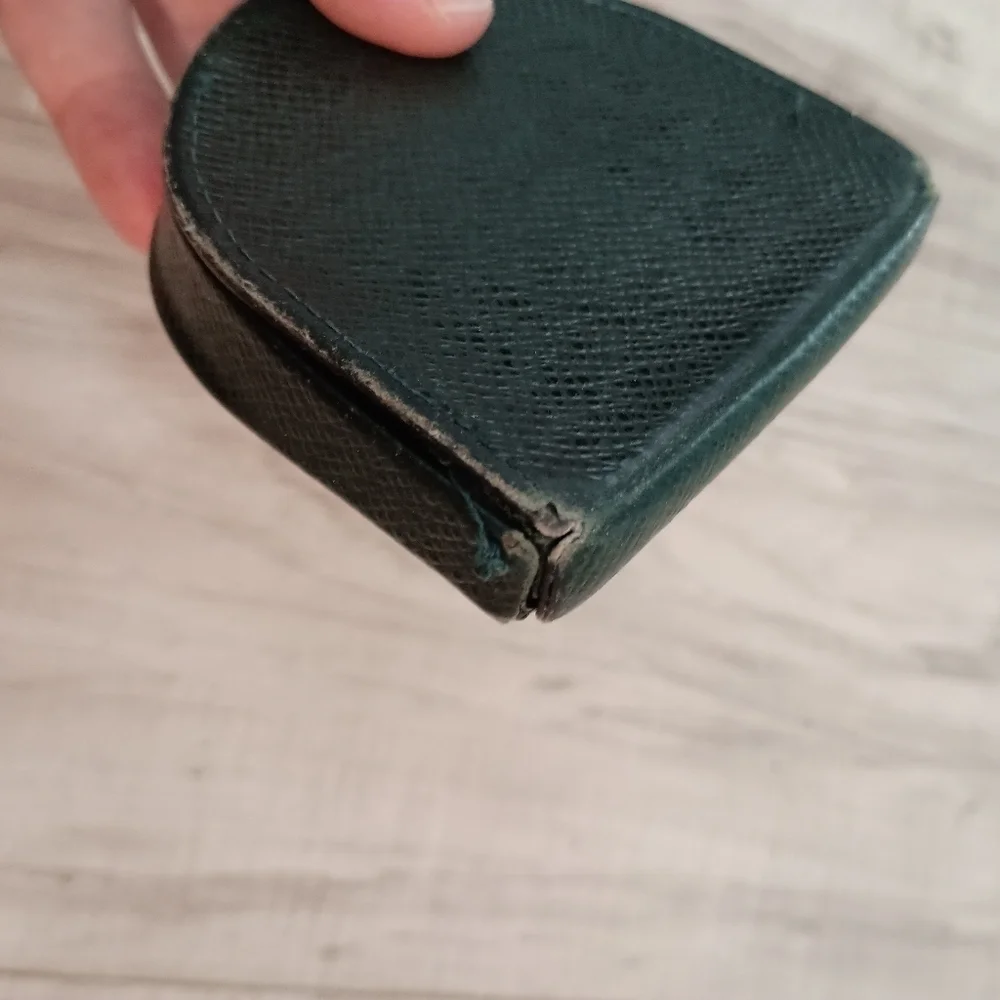 Louis Vuitton Taiga Portomone Cuvette Coin Case Purse Leather Green
